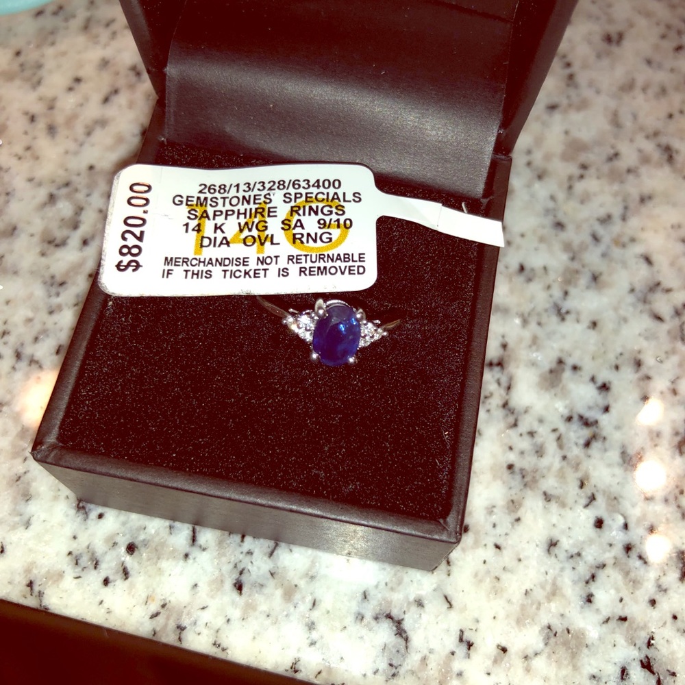 Sapphire gold ring